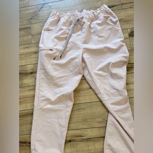 Jaanuu Pink scrub jogger